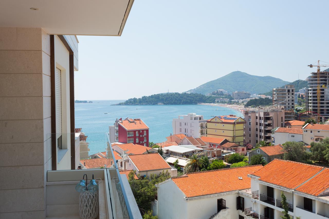 Apartment With Sea View Rafailovici Exterior photo